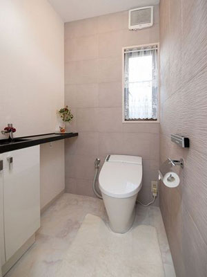 広くて快適なトイレ空間に 広くて快適なトイレ空間に